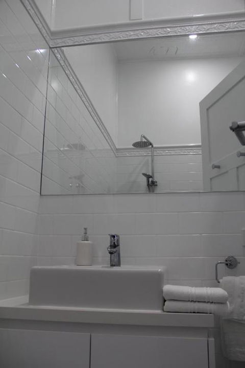 Mentor Chambers Apartment Bed & Breakfast - Accommodation Guide 3