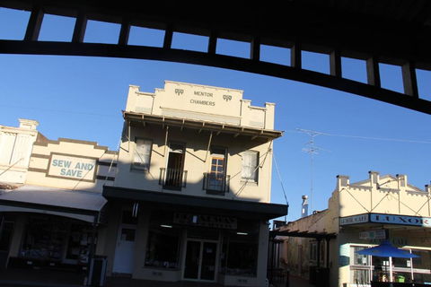 Mentor Chambers Apartment Bed & Breakfast - Accommodation Guide 1