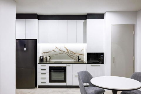 Meriton Suites Liverpool - Accommodation Guide 2