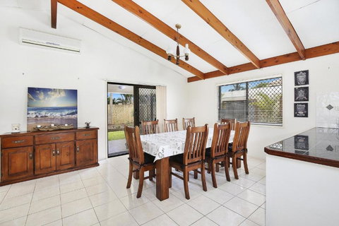 Michael Street 39 Golden Beach - Accommodation Asia 1