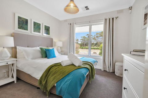 Mid Century 4 Bedroom Getaway In Barossa Vineyard - Accommodation Asia 1