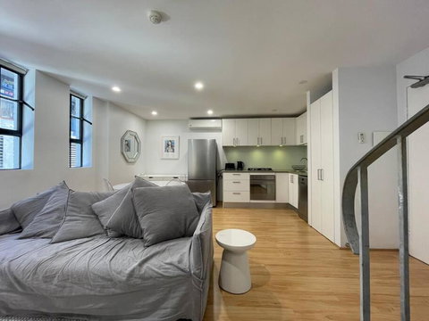 Modern 2 Bedroom Warehouse Conversion - Accommodation Guide 0
