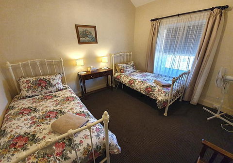 Miss Mabel Cottage - Accommodation Guide 2