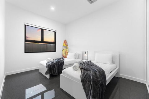 Moana Sands - Luxury Beachfront - Accommodation Asia 2