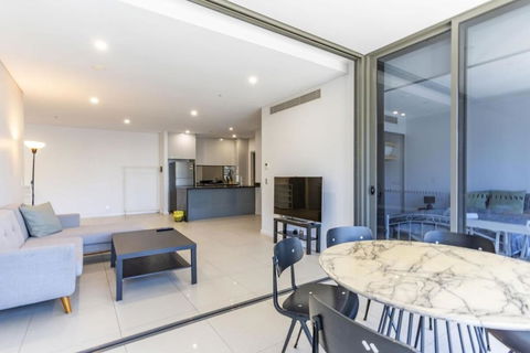 Modern 2B With Loft Bed Parking Central Mascot - Accommodation Guide 0