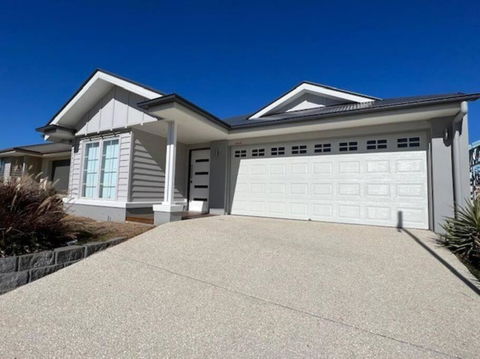 Modern Family Friendly Ipswich Home - Accommodation Asia 0