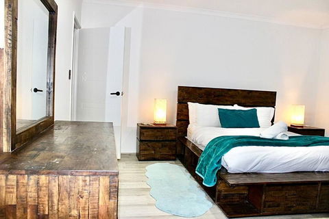 Modern Double-Story Abode A Scarborough Delight - Accommodation China 3