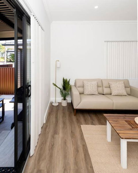 Modern Home In The Heart Of Bankstown - Accommodation Asia 0