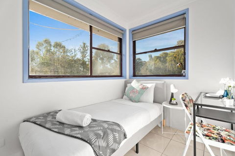 Modern Single Room - Nearby Stations & Eateries - Shared Bathroom - Accommodation Guide 0