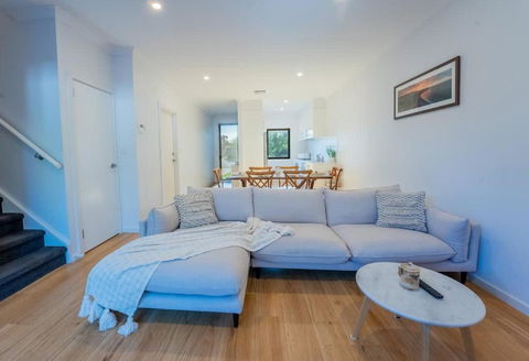Modern Townhouse, Close To Beach - Accommodation Asia 0
