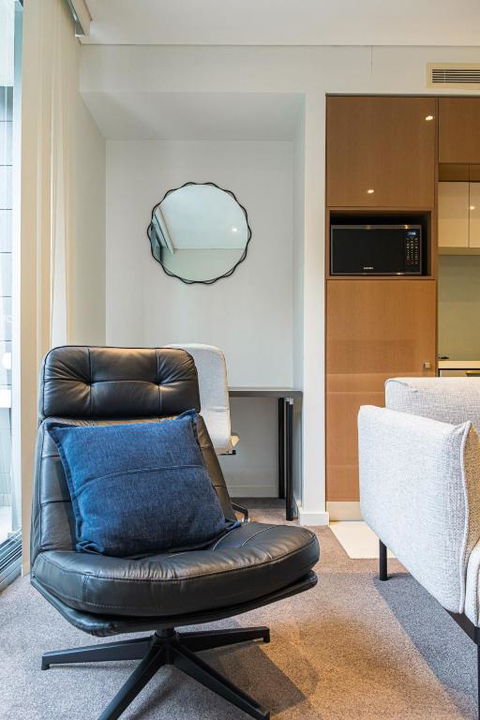 Modern Urban Retreat 1BR Apt Near Chatswood - Accommodation Asia 1