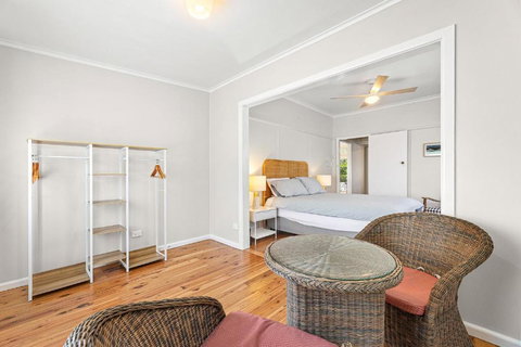 Narooma Lighthouse Cottage - 74 Princes Highway Narooma - Accommodation China 3