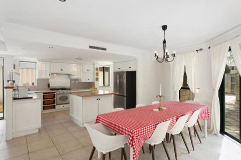 Newly Renovated Home Steps From Sorrento Beach - Accommodation Asia 3