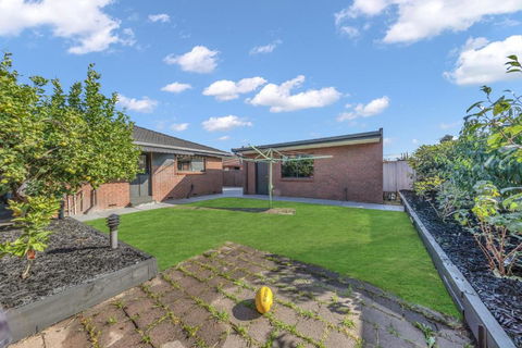 Newly Renovated House Near Melbourne Airport - Accommodation Asia 1