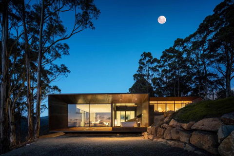 Mountain Top Snug, Studio Itas - Accommodation Asia 0