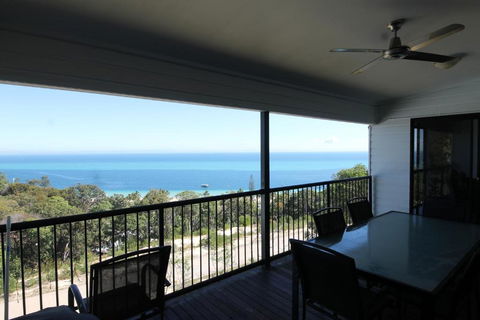 Moreton Magnificent Views - Accommodation Asia 0