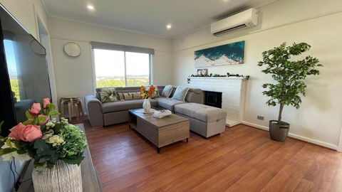 Morwell Pet Friendly 3 BRMS Rental Home Free Wi-fi - Accommodation Asia 0