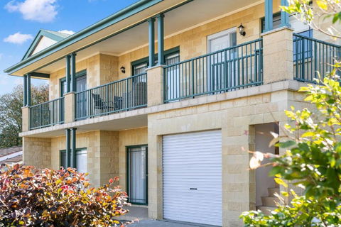 Mountain Views Milton - Accommodation Asia 3