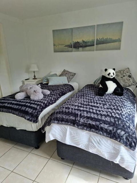 Mountshannon - Accommodation Asia 3