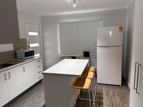 Mt Isa - Emerald Gem 3 Bedroom Home QUIET AREA - Accommodation Asia 2