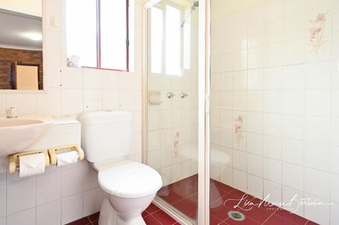 Narrandera Club Motor Inn - Accommodation Asia 1