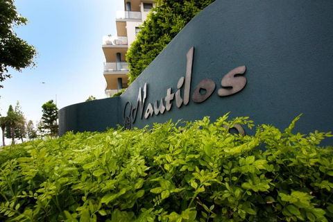 Nautilos On The Harbour - Accommodation Guide 1