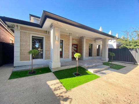 New Spacious Luxury 5 Bedroom Mansion In Unley - Accommodation Asia 2