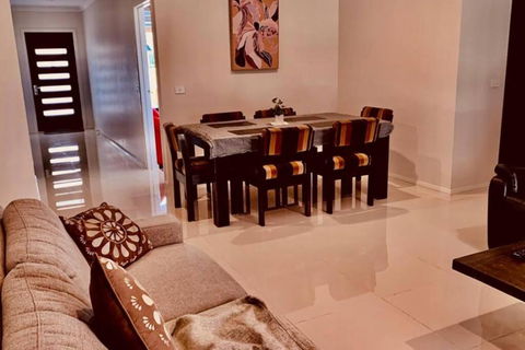 Newly Built Charming 4 BR House In Berwick Whole House - Accommodation Asia 0