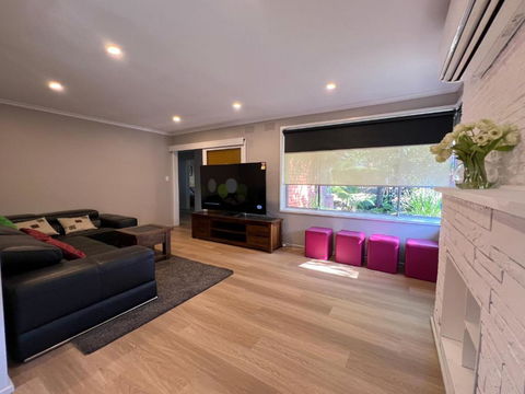 Newly Refurbished House- SuperFast Internet - Accommodation Asia 0