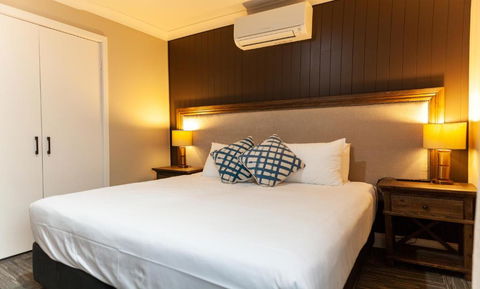 Nightcap At Archer Hotel - Accommodation Asia 1