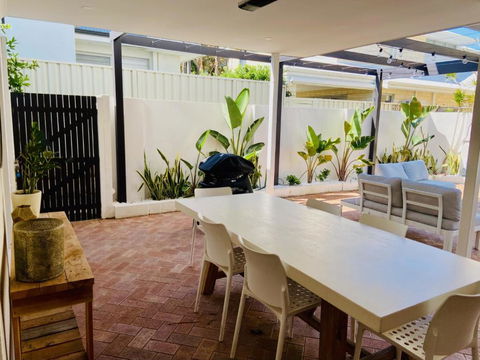 NOR214 - Northstead Coastal Charm - Accommodation China 1