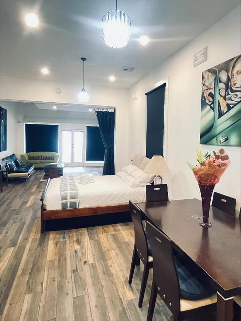 Northcote Spacious Studio - Accommodation Guide 0