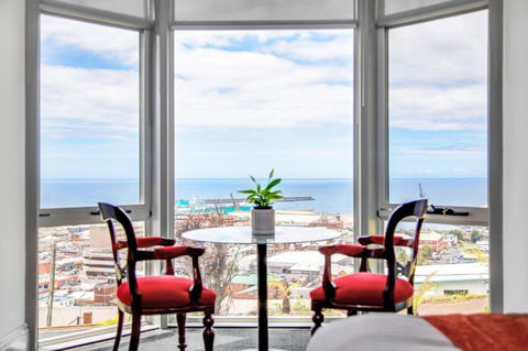 Oakleigh House - Accommodation Asia 0