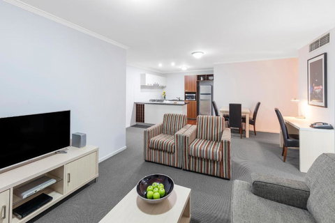 Oaks Brisbane Lexicon Suites - Accommodation Guide 2