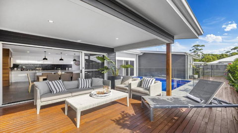 Oasis At Sapphire - Accommodation Guide 3