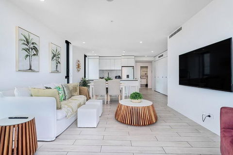 OPUS Apartment - Beach At Your Doorstep Short Walk To Light Rail - Accommodation Guide 2
