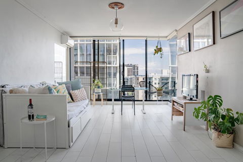 Ocean View Apartment Close To CBD With Indoor Pool. - Accommodation Asia 2