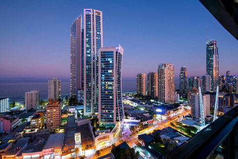 OCEAN VIEW APARTMENTS - Circle On Cavill - Self Contained & Privately Managed - Accommodation Guide 2