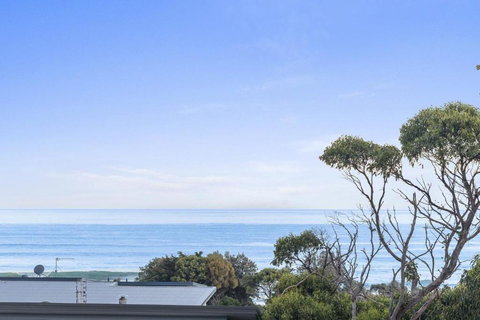 Ocean View Treetops Retreat - Accommodation Guide 1