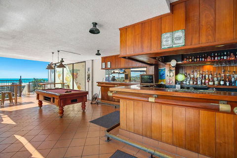 OCEAN VIEWS 10 - Accommodation Guide 1