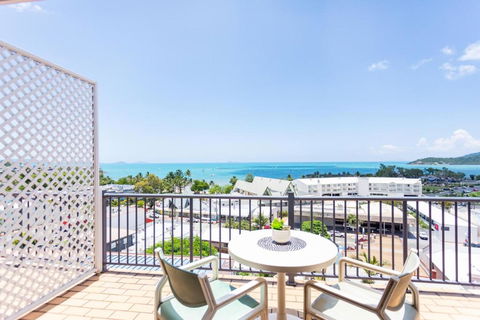 OCEAN VIEWS 10A - Accommodation Guide 1