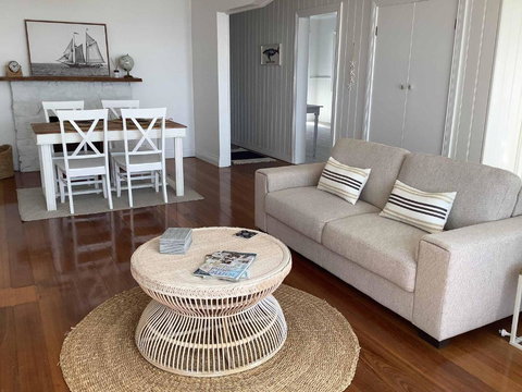 Ocean Views & City Convenience Perfect Getaway - Accommodation Asia 1