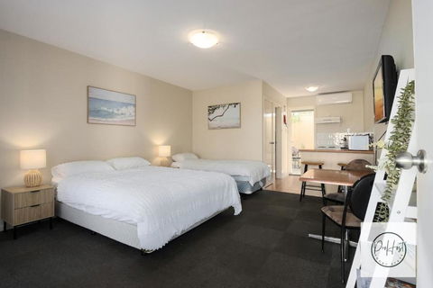 Oceanfront Oasis - Accommodation Asia 0