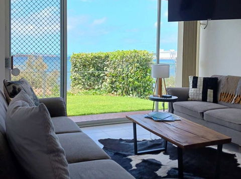 ON THE WATERS EDGE - Accommodation Guide 2