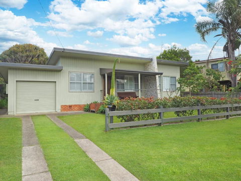 ONDINE, 4 Belmore Street - Accommodation Guide 0