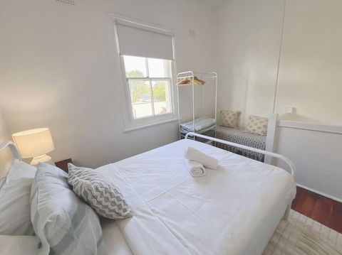One Bedroom Loft Close To Ashfield Station - Accommodation China 2