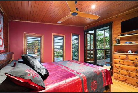 ONE OF A KIND Vacation Rental- Berkeley Vale - Accommodation Guide 1