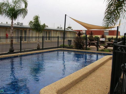 Overlander Hotel Motel - Accommodation Asia 3