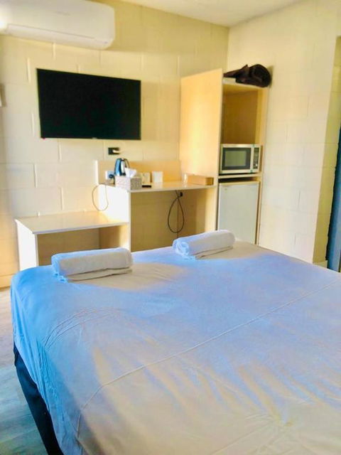 OXFORD HOTEL MOTEL - Accommodation Guide 1