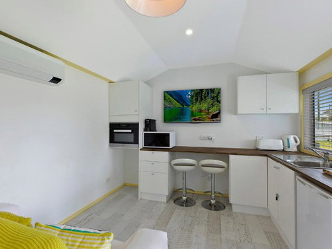 Pacific Family Retreat - Accommodation Asia 1